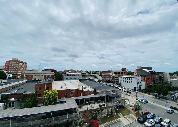 Downtown Port City River Roost With Free Parking
